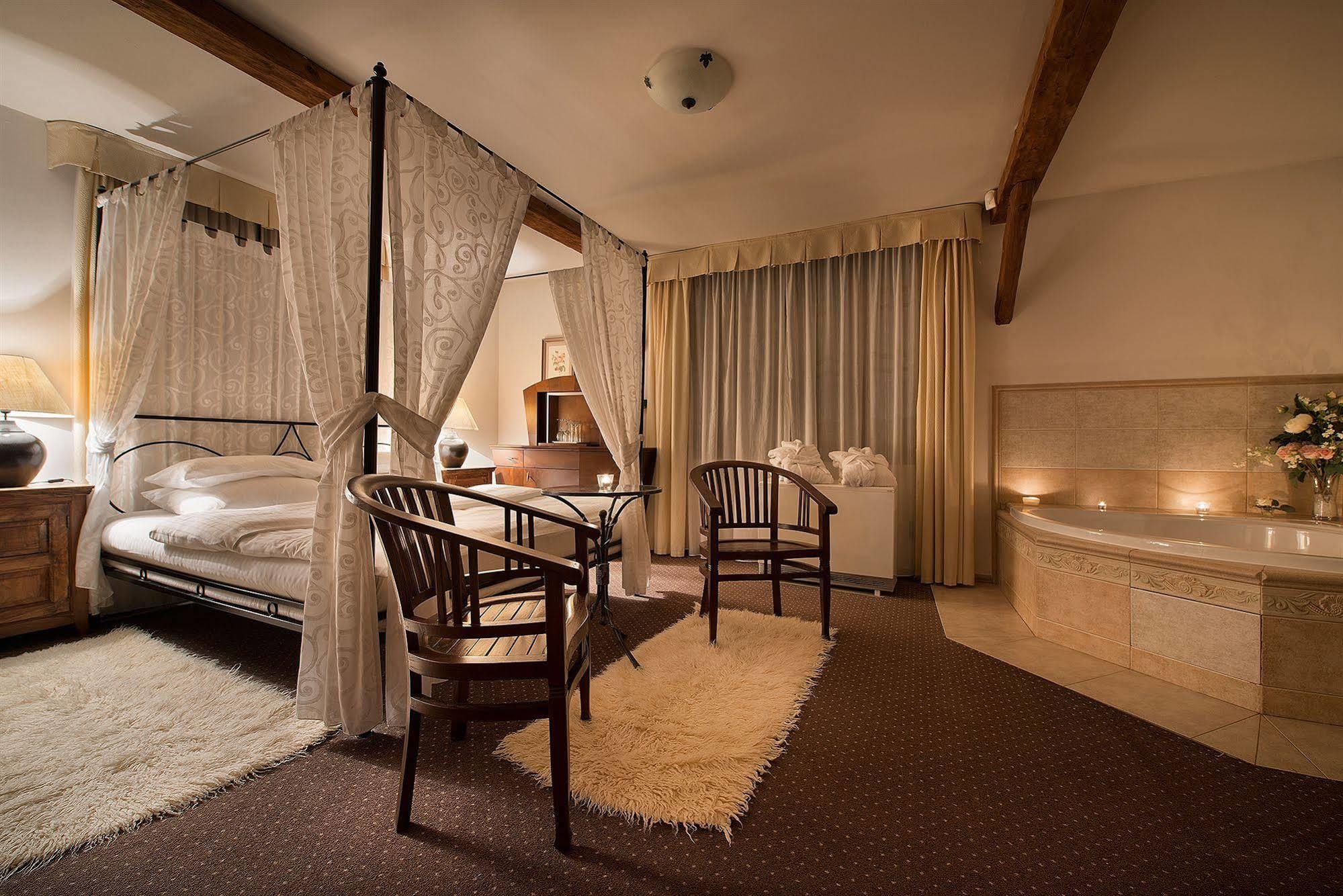 Chateau Loucen Garden Retreat מראה חיצוני תמונה
